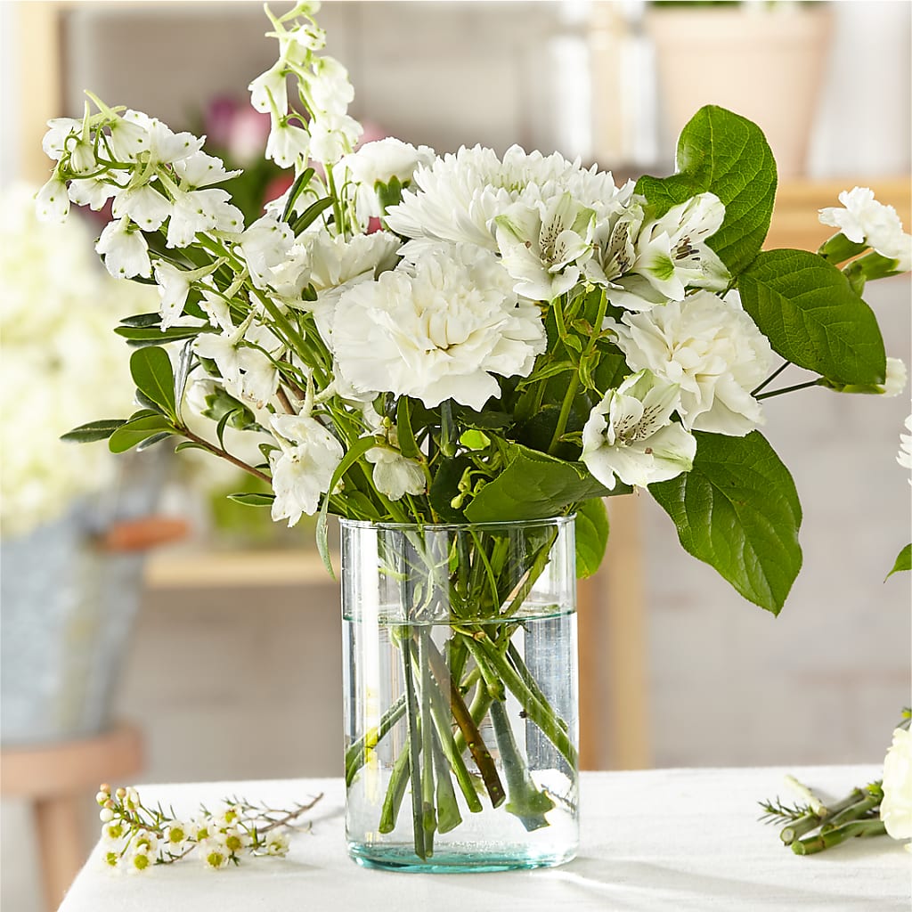 Classic Ivory – A Florist Original – Grass Valley Florist, Grass Valley CA
