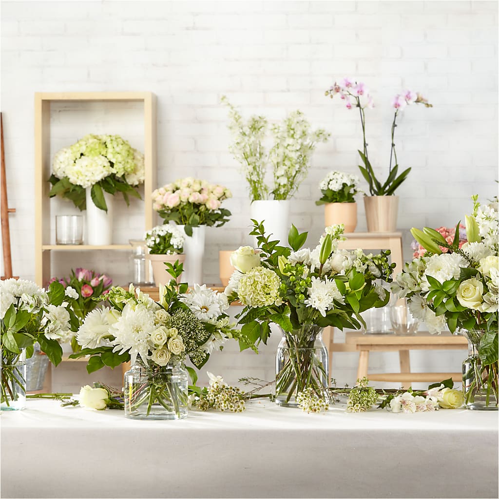 Classic Ivory – A Florist Original – Grass Valley Florist, Grass Valley CA